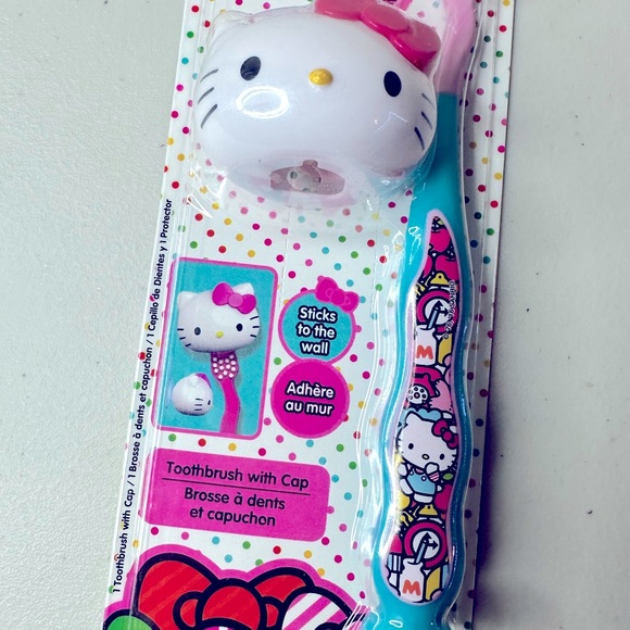 Hello Kitty Toothbrush with Cap - Picture 2 of 4